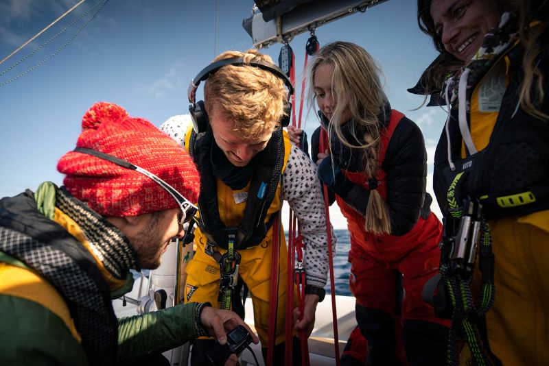 Walk with a whale and see the pollution below the surface of the sea - Nordplus Horizontal