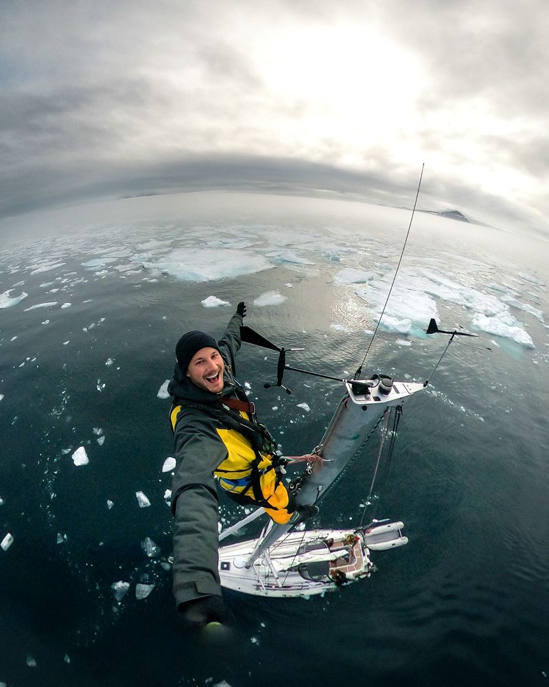 Walk with a whale and see the pollution below the surface of the sea - Nordplus Horizontal