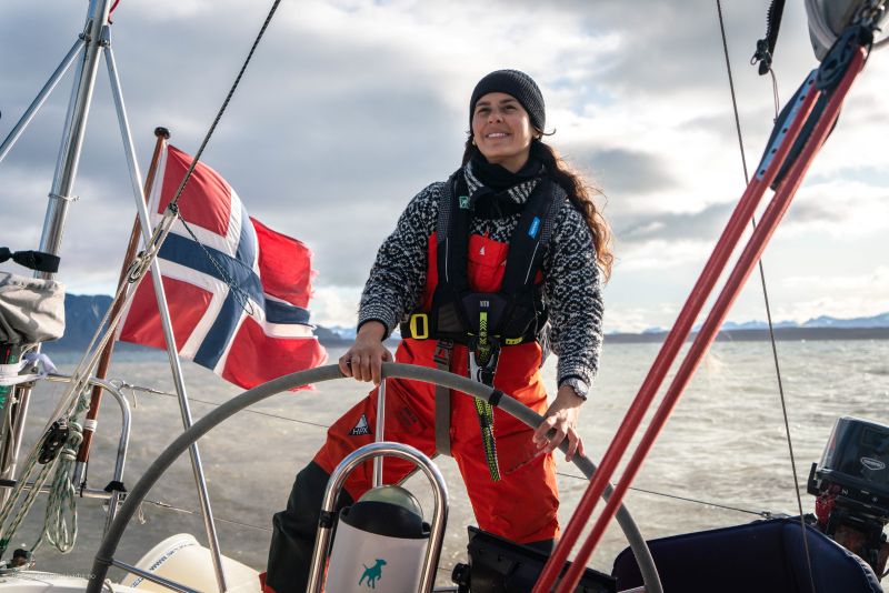 Walk with a whale and see the pollution below the surface of the sea - Nordplus Horizontal